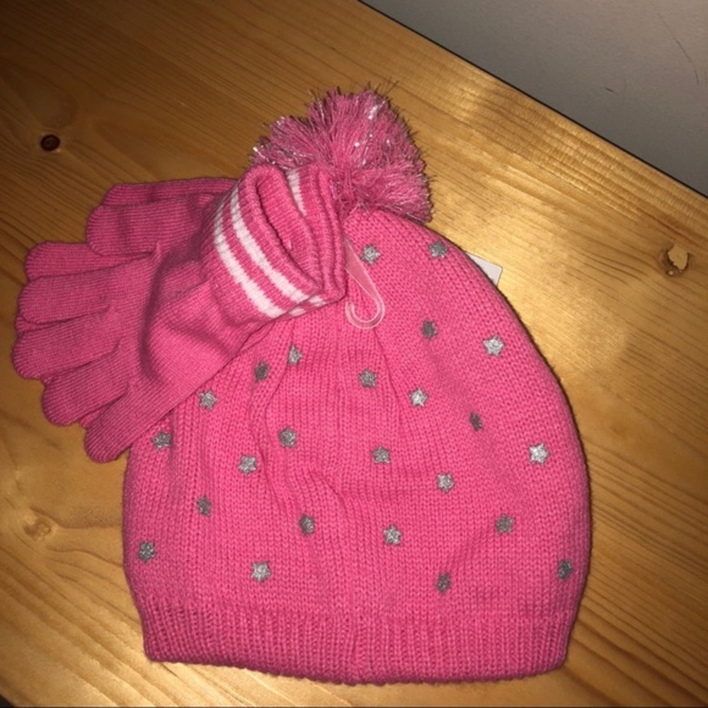 Carter’s - Winter hat and mitten set
